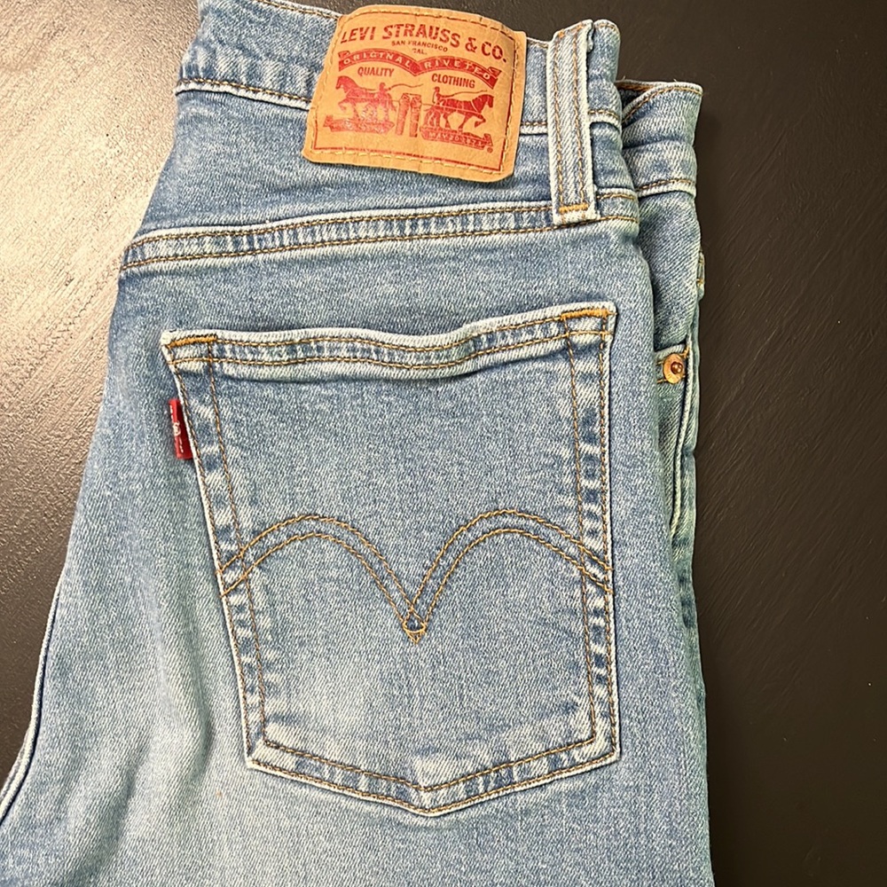 Levi’s wedge skinny jeans, size 26